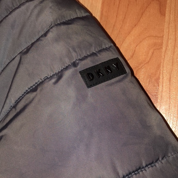 DKNY WINTER JACKET XS detachable hood - Picture 3 of 5
